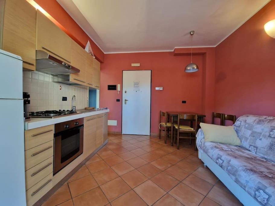50 Metri Dal Mare - Free Parking E A/C Apartman Pietra Ligure Kültér fotó