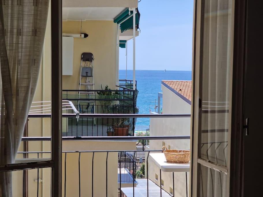 50 Metri Dal Mare - Free Parking E A/C Apartman Pietra Ligure Kültér fotó