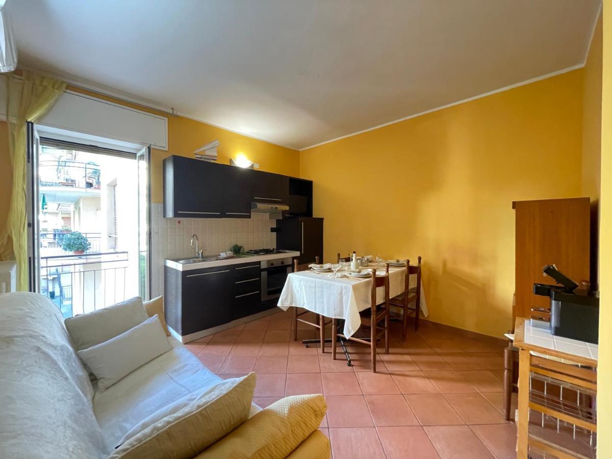 50 Metri Dal Mare - Free Parking E A/C Apartman Pietra Ligure Kültér fotó