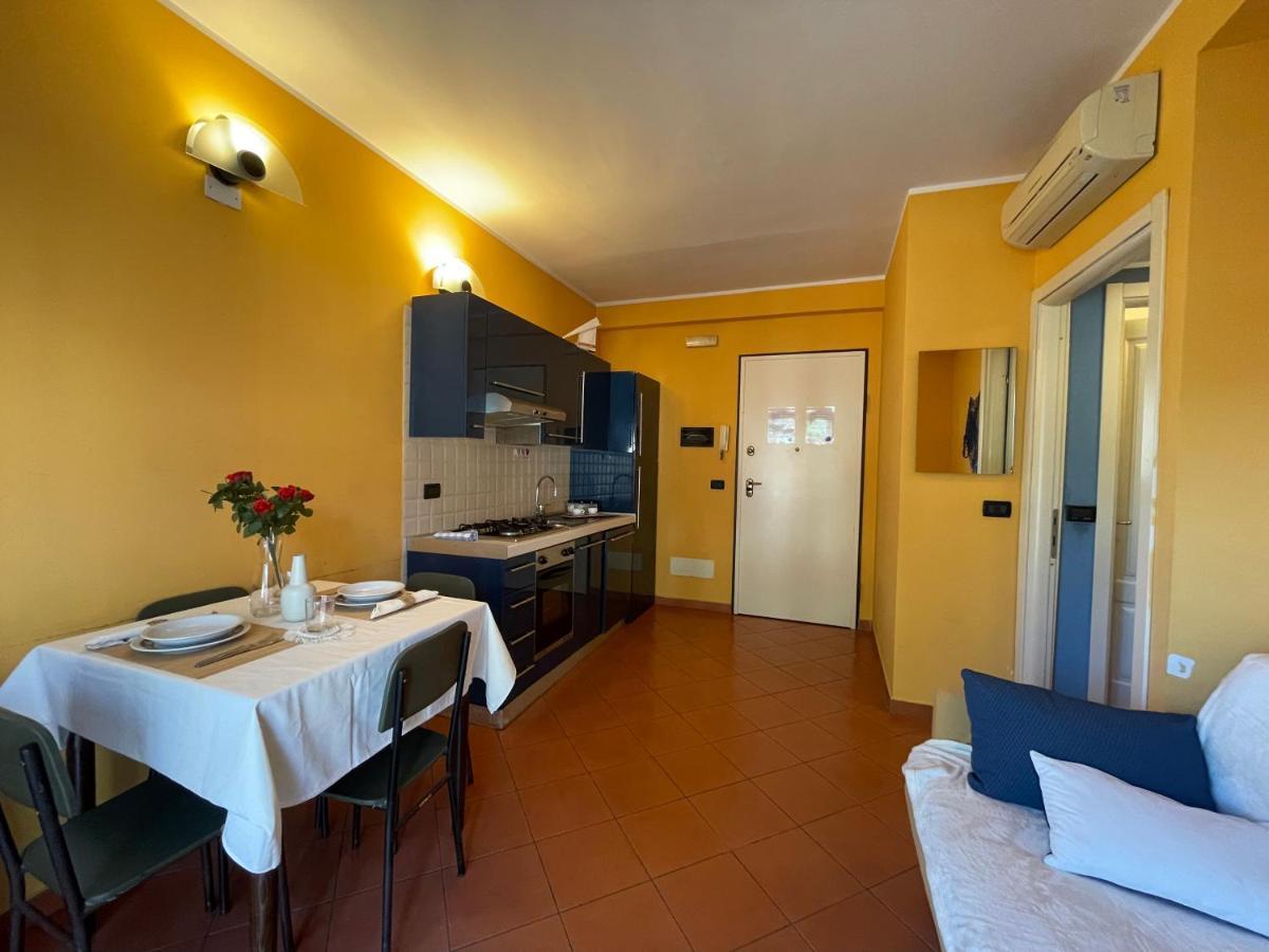 50 Metri Dal Mare - Free Parking E A/C Apartman Pietra Ligure Kültér fotó