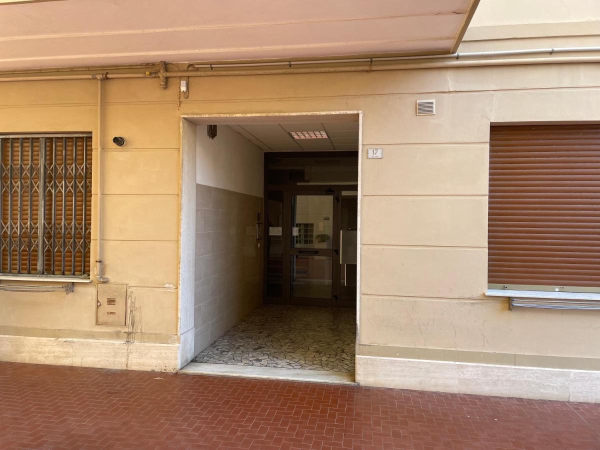 50 Metri Dal Mare - Free Parking E A/C Apartman Pietra Ligure Kültér fotó
