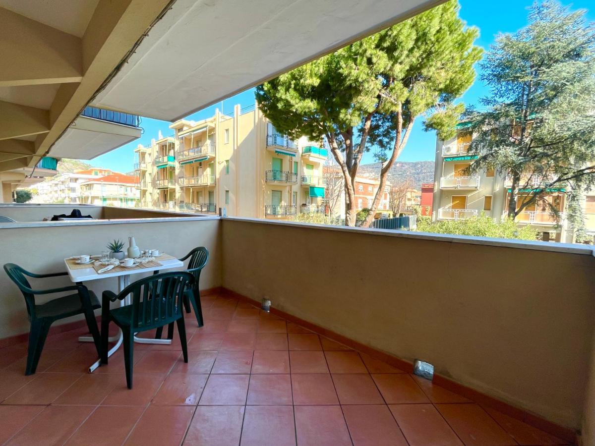 50 Metri Dal Mare - Free Parking E A/C Apartman Pietra Ligure Kültér fotó