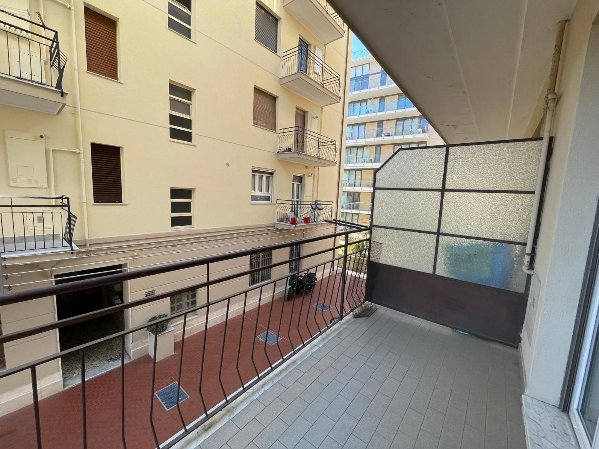 50 Metri Dal Mare - Free Parking E A/C Apartman Pietra Ligure Szoba fotó