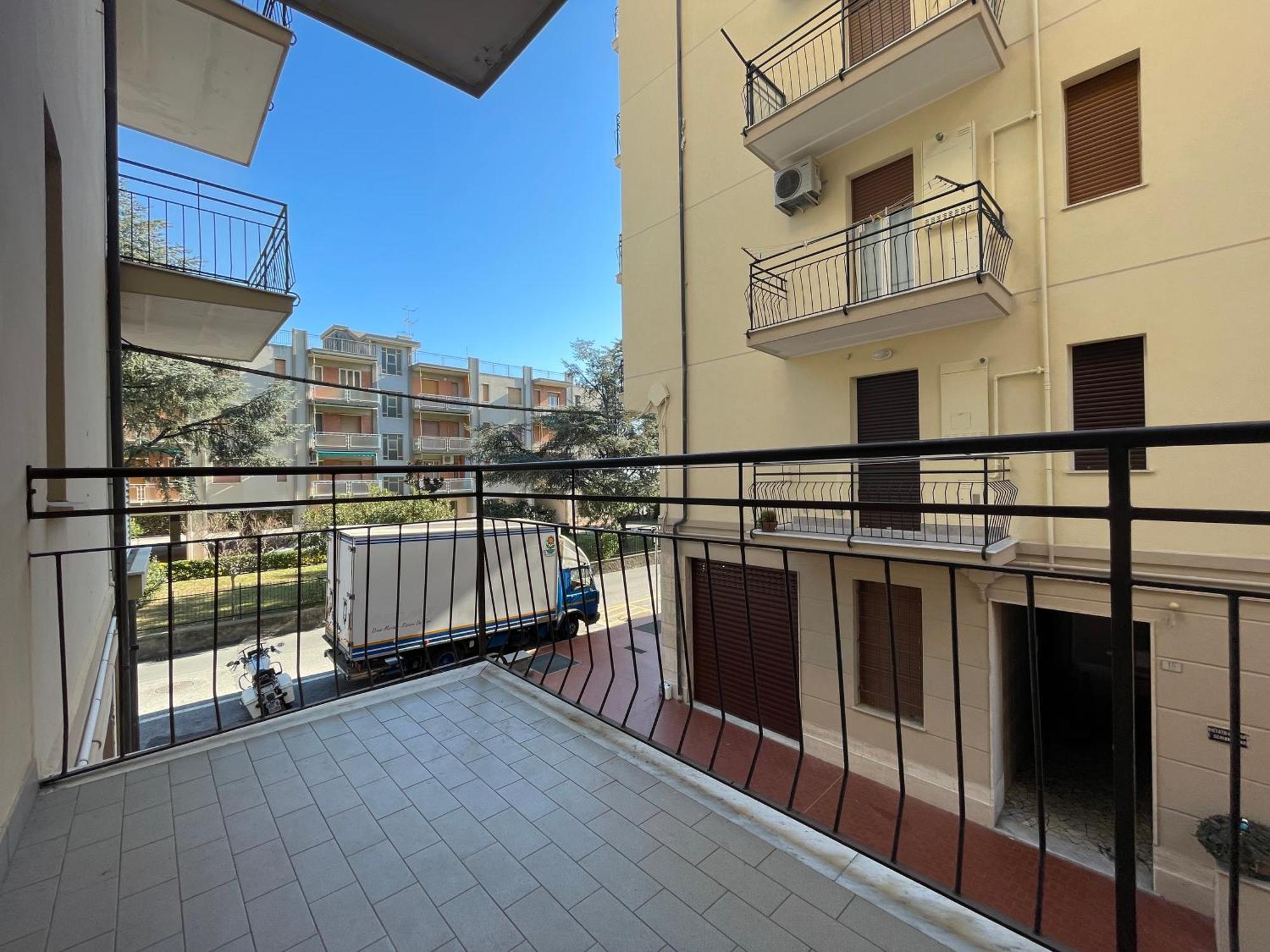 50 Metri Dal Mare - Free Parking E A/C Apartman Pietra Ligure Kültér fotó