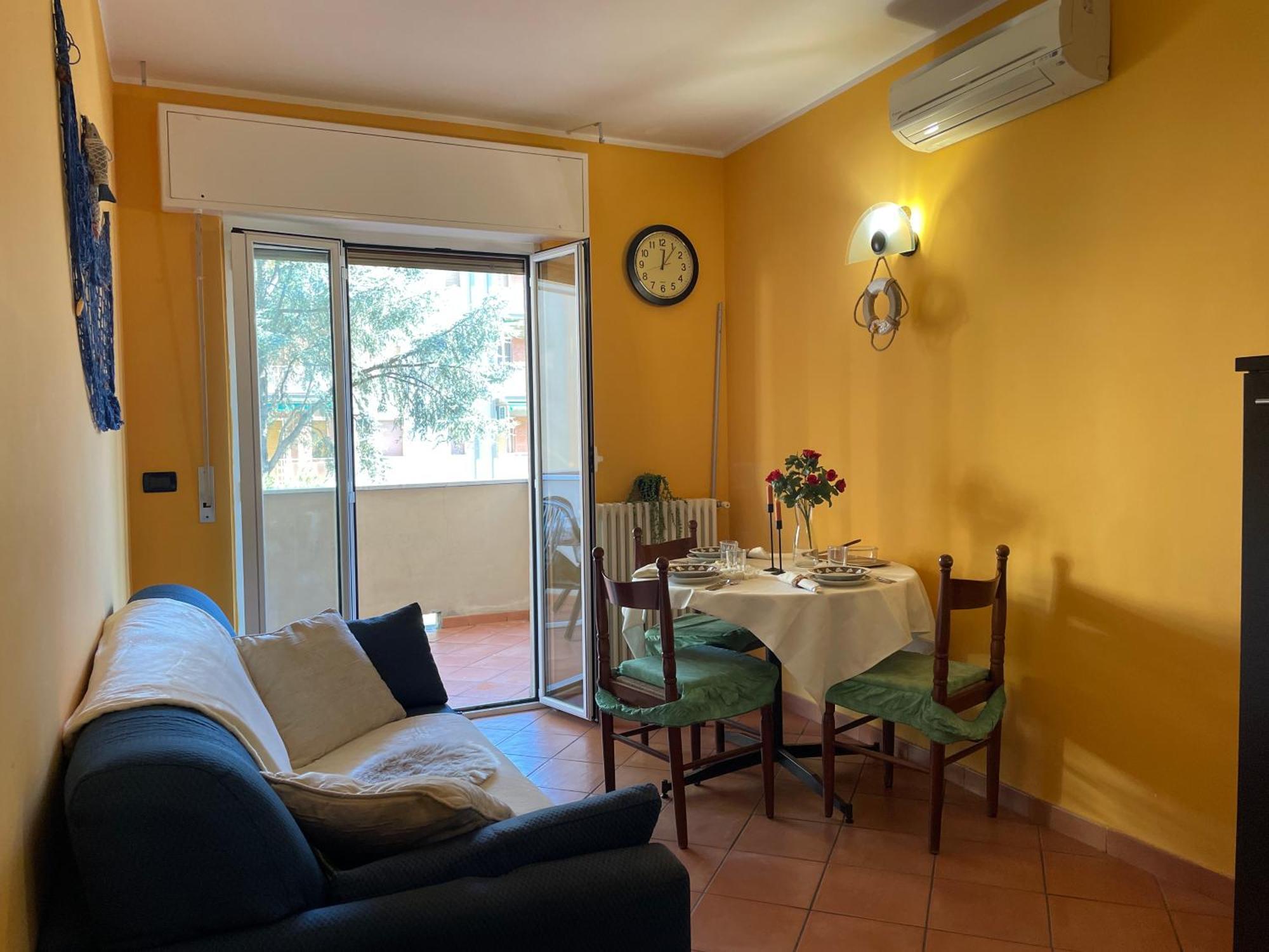 50 Metri Dal Mare - Free Parking E A/C Apartman Pietra Ligure Szoba fotó