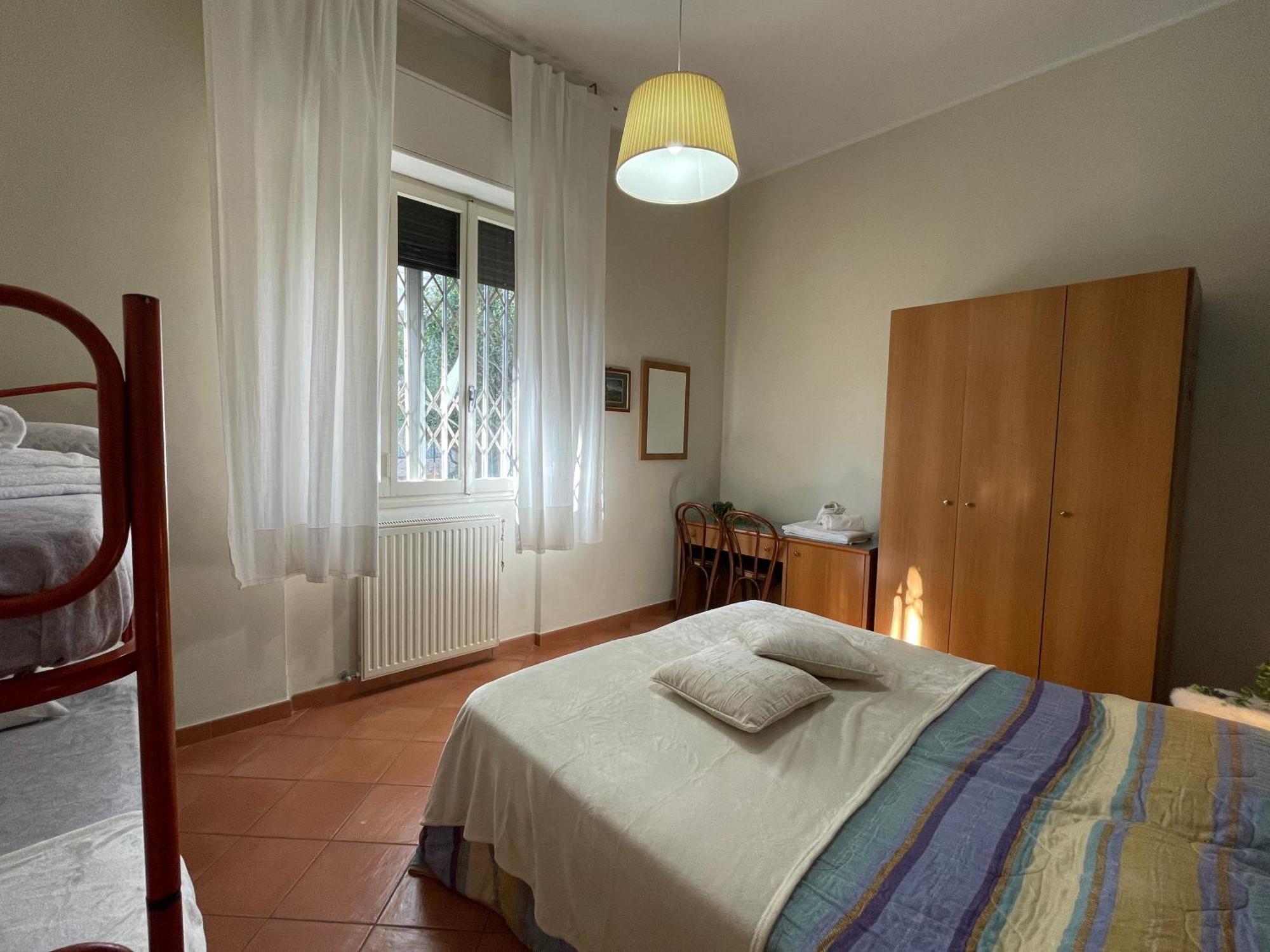 50 Metri Dal Mare - Free Parking E A/C Apartman Pietra Ligure Szoba fotó