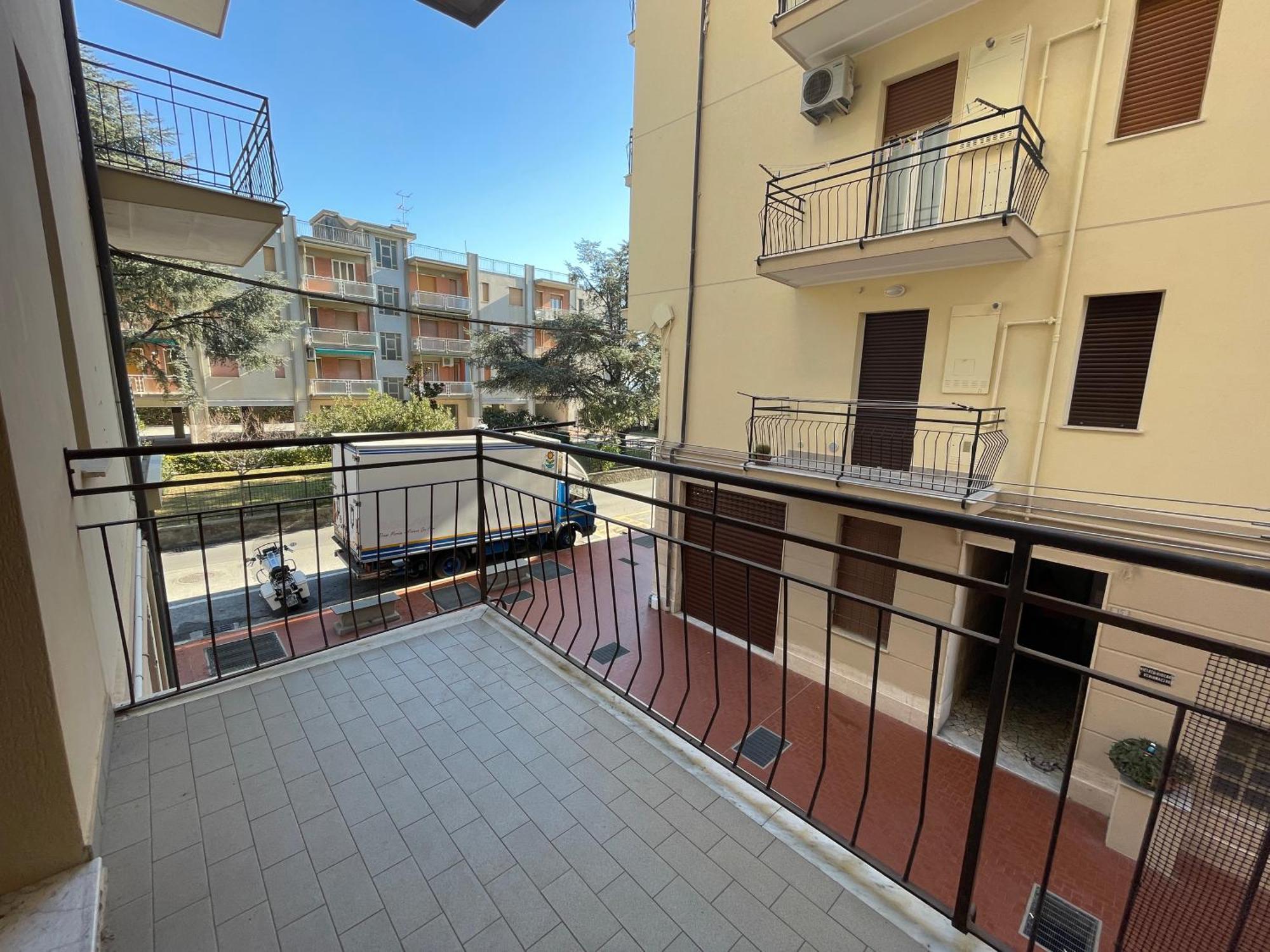 50 Metri Dal Mare - Free Parking E A/C Apartman Pietra Ligure Szoba fotó