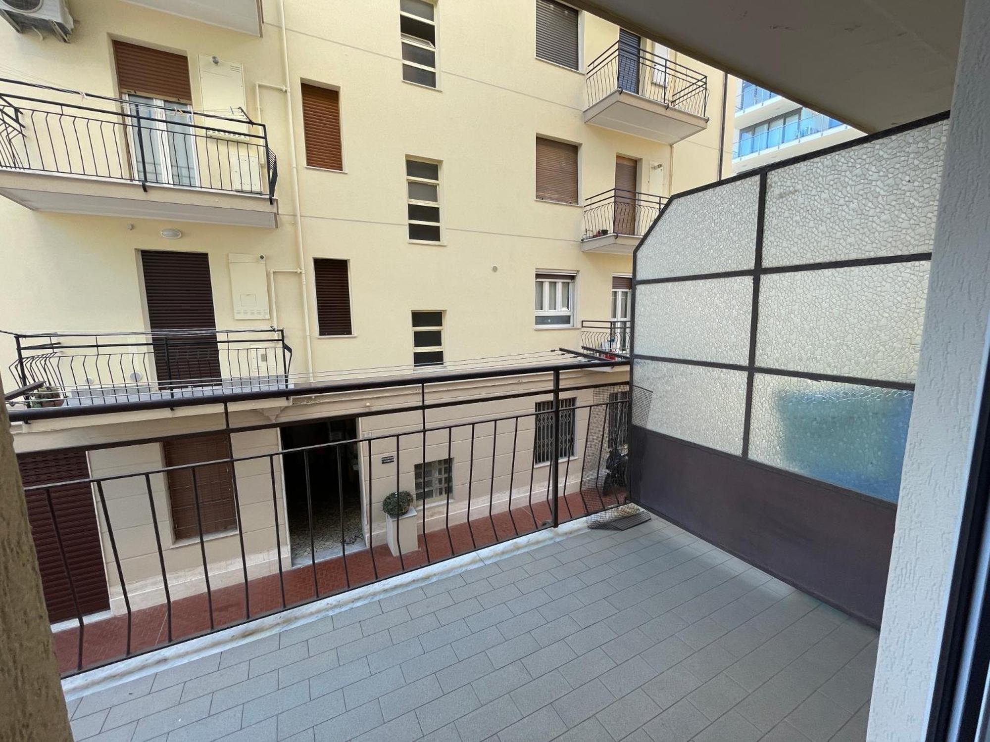 50 Metri Dal Mare - Free Parking E A/C Apartman Pietra Ligure Szoba fotó